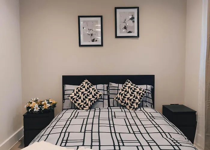Luxurious Apartment In St Albans