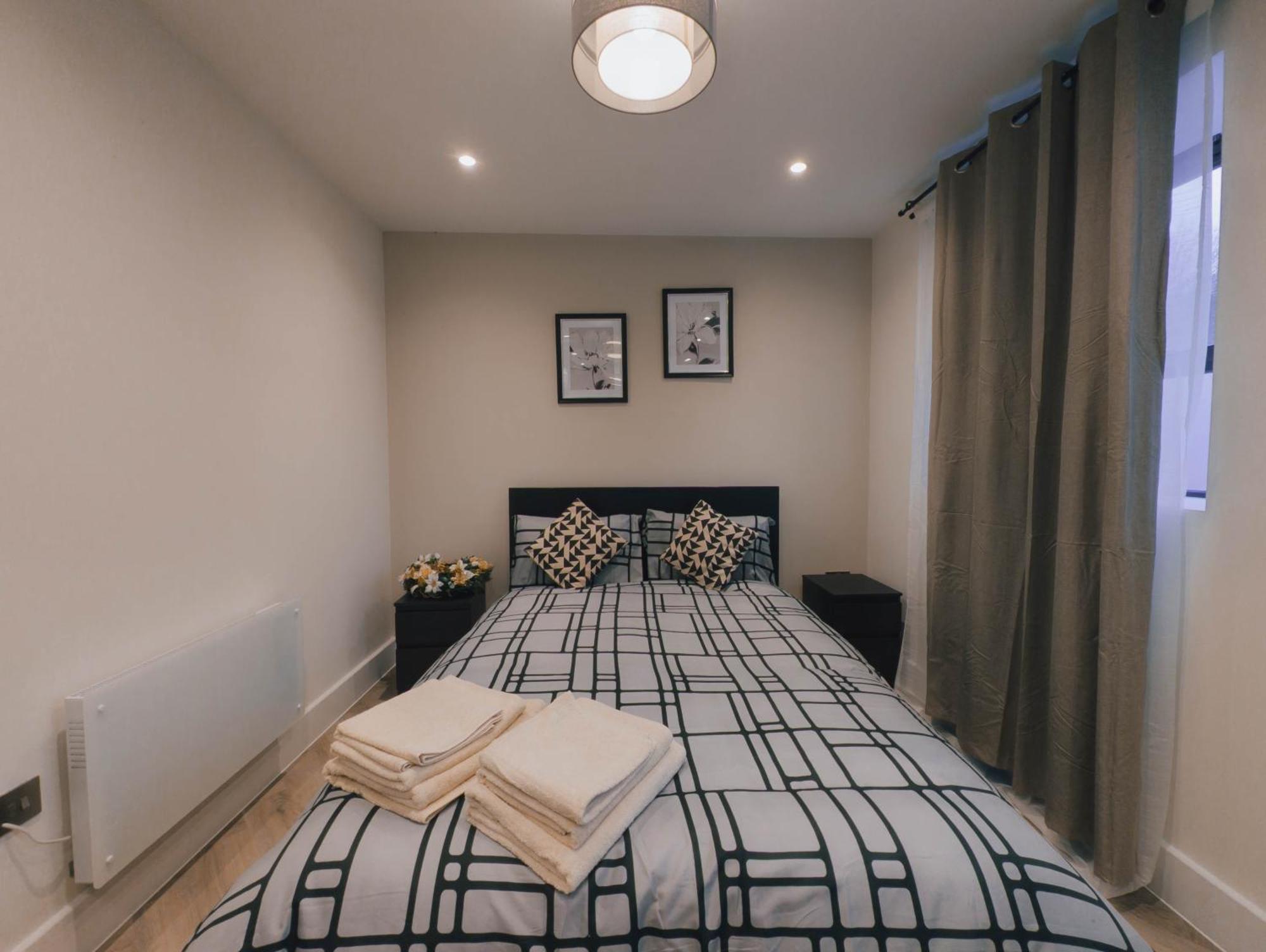 Luxurious In Apartment *